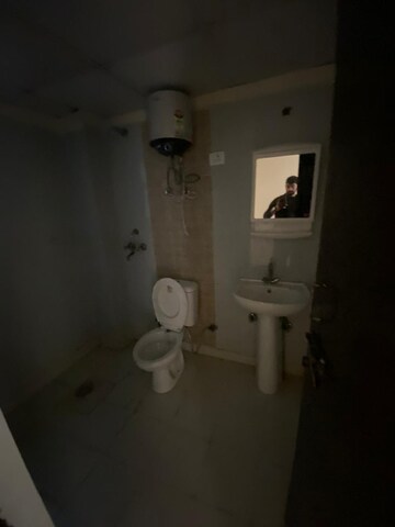 Bathroom in 3 BHK Apartment at Amrapali Silicon City, Sector 76 – for Rent