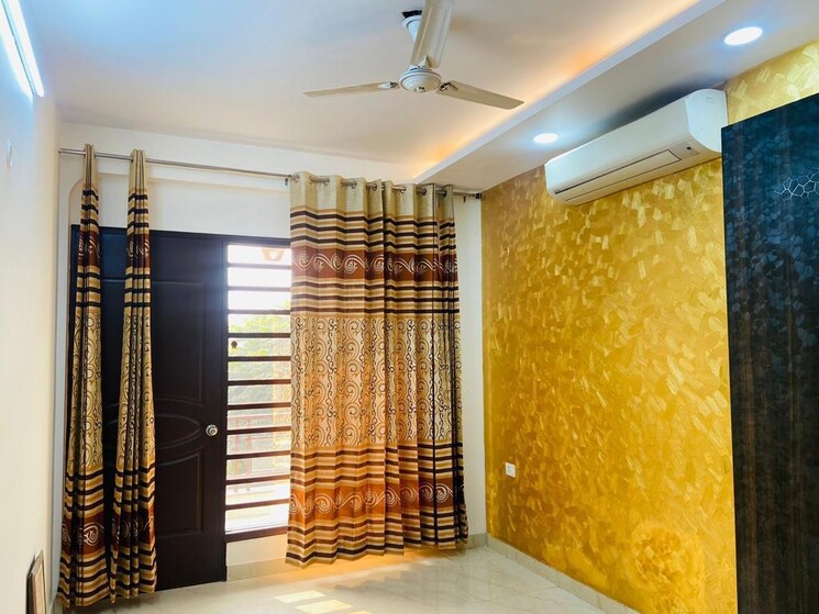 Room, dlf-privana-south 4 Bedroom 3577 Sq.Ft. Apartment In Sector 76 Gurgaon 8095297