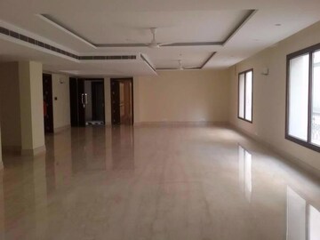 Room in 4 BHK Builder Floor at Greater Kailash I – for Rent