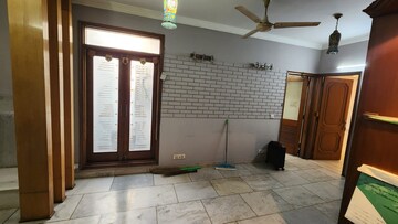 Room in 3 BHK Builder Floor at Greater Kailash I – for Rent