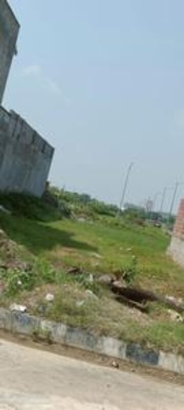  Plot For Sale in Sikandrabad