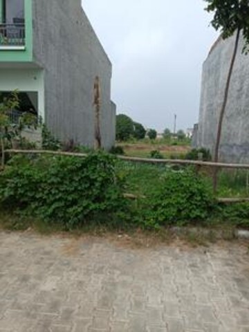 Plot Area in  Plot at Sikandrabad – for Sale