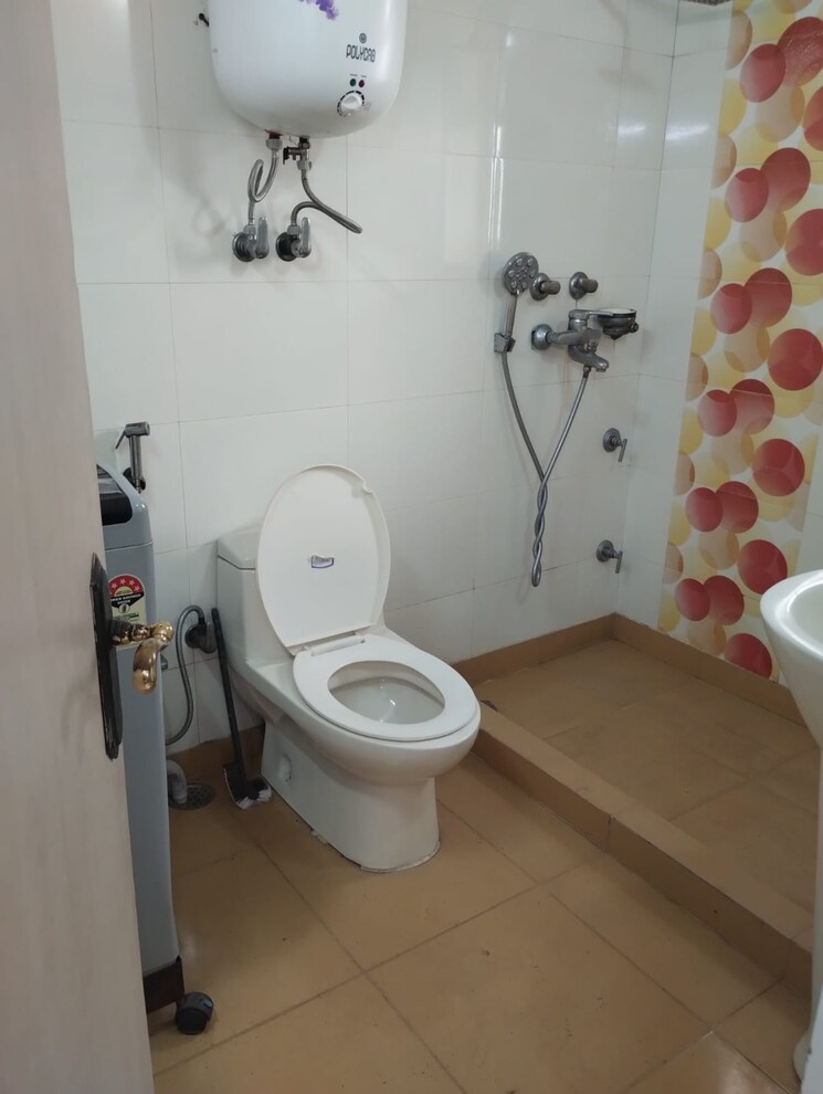 Bathroom, ip extension 3 Bedroom 1600 Sq.Ft. Apartment In Ip Extension Delhi 8095390