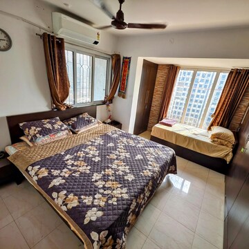 Bedroom in 2 BHK Apartment at Razak Zamzam Tower, Mazgaon – for Rent