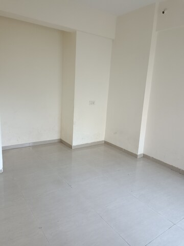 Room in 2 BHK Apartment at Vihang Valley Phase 2, Kasarvadavali – for Rent
