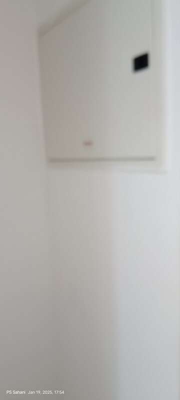 Room in 2 BHK Apartment at Lodha Amara, Kolshet Road – for Sale