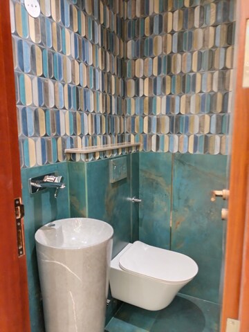 Bathroom in 4 BHK Apartment at Varun C.G.H Society, Sector 52 – for Rent