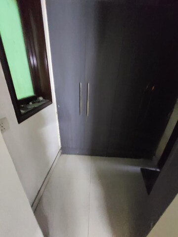 Room in 4 BHK Builder Floor at Palam Vihar Residents Association, Palam Vihar – for Rent