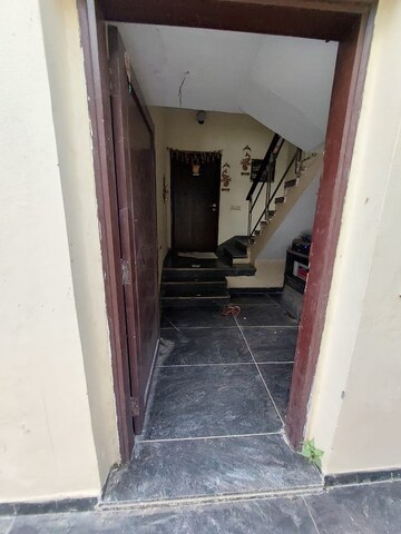 Building Lobby in 4 BHK Builder Floor at Palam Vihar Residents Association, Palam Vihar – for Rent