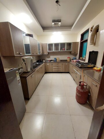 Master Bedroom in 4 BHK Builder Floor at Palam Vihar Residents Association, Palam Vihar – for Rent