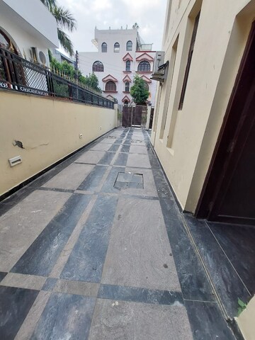 Balcony in 4 BHK Builder Floor at Palam Vihar Residents Association, Palam Vihar – for Rent