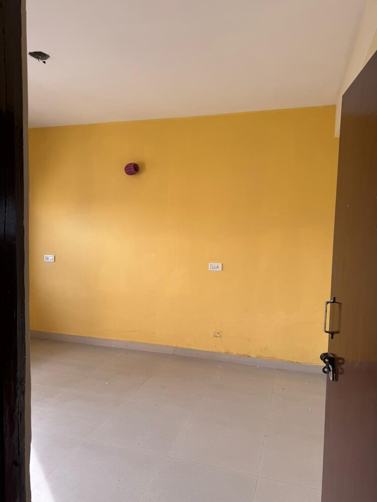 Room, sector 92 3 Bedroom 1700 Sq.Ft. Apartment In Sector 92 Mohali 8095504