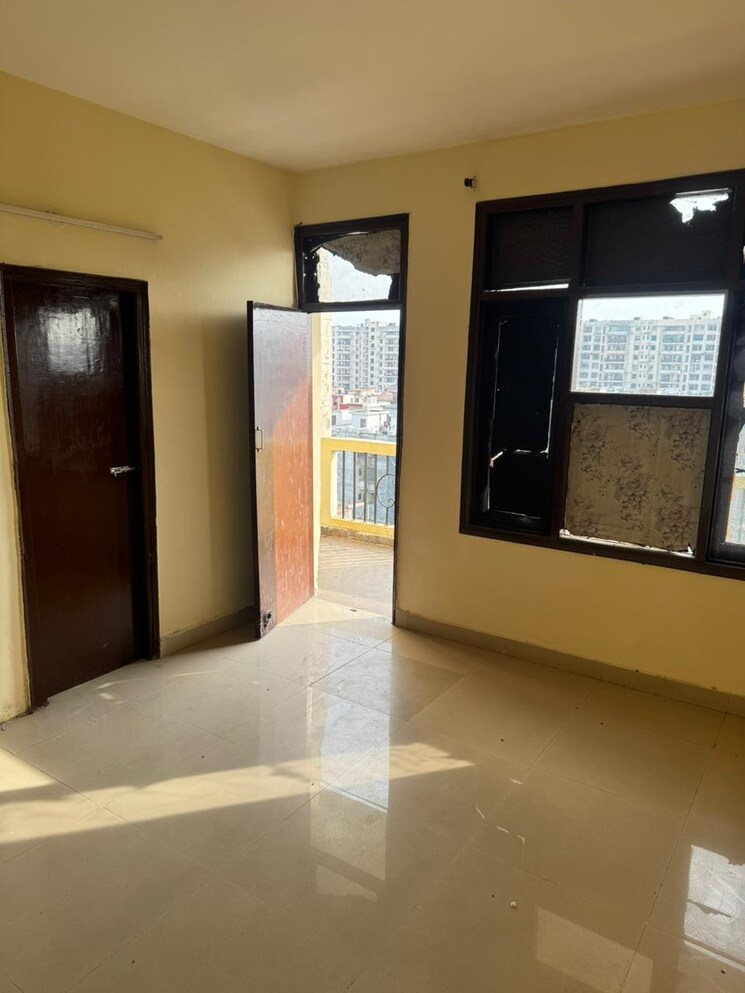 Room, sector 92 3 Bedroom 1700 Sq.Ft. Apartment In Sector 92 Mohali 8095504