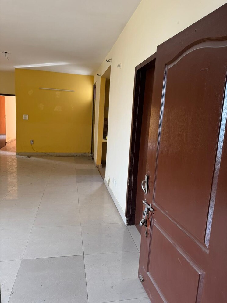 Room, sector 92 3 Bedroom 1700 Sq.Ft. Apartment In Sector 92 Mohali 8095504