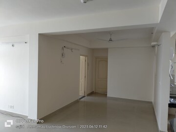 Room in 3.5 BHK Apartment at Paarth Aadyant, Gomti Nagar – for Rent
