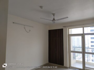 Room in 3.5 BHK Apartment at Paarth Aadyant, Gomti Nagar – for Rent