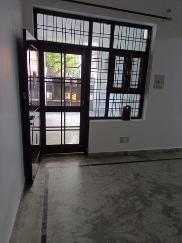 Room in 3.5 BHK Apartment at Paarth Aadyant, Gomti Nagar – for Rent