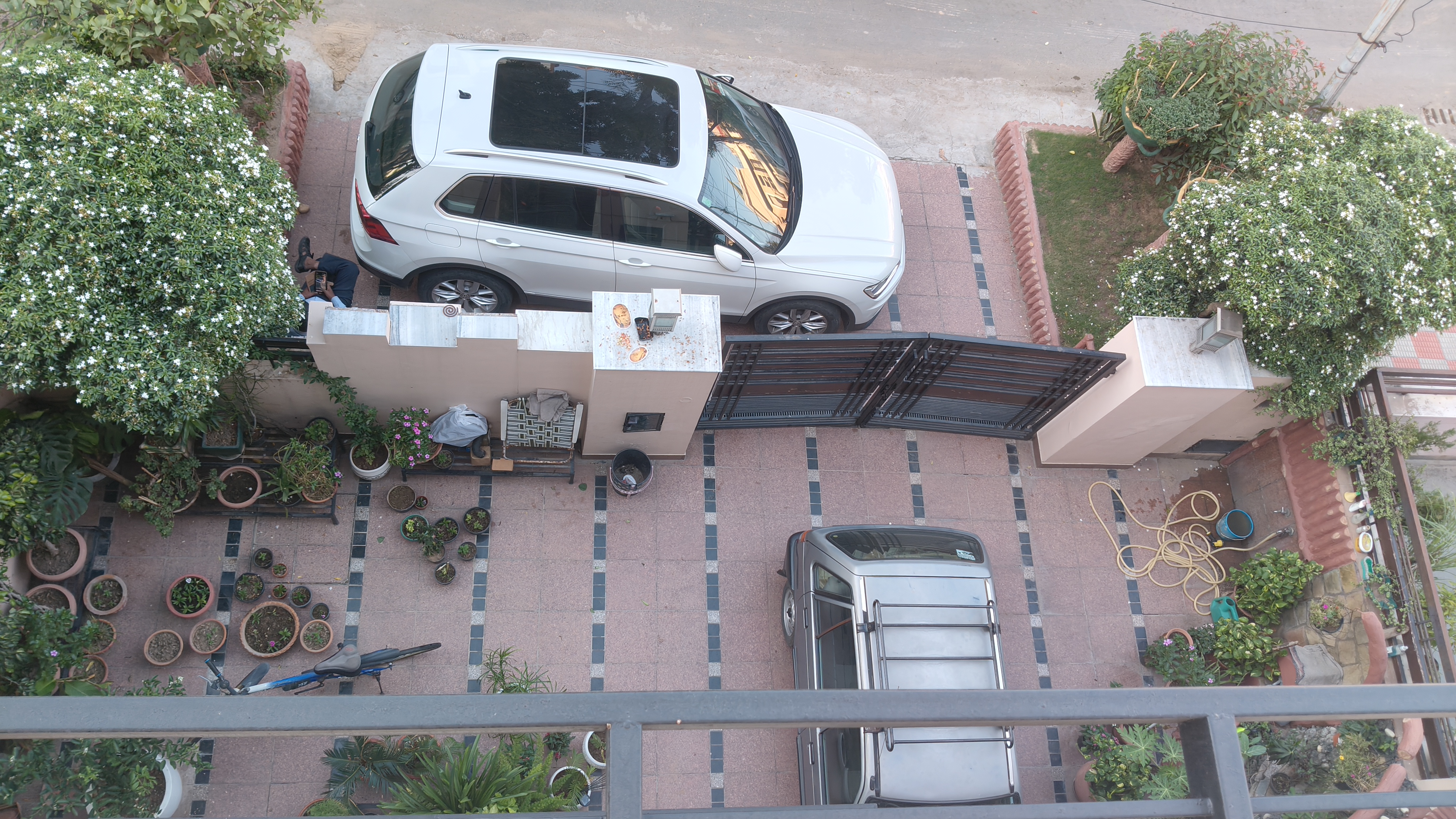 5 BHK + Extra Room Independent House For Sale in D R Estate 