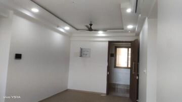 Room in 2 BHK Apartment at Runwal Bliss, Kanjurmarg East – for Rent