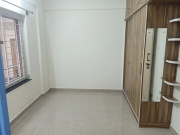 Room in 2 BHK Apartment at Halasuru – for Rent