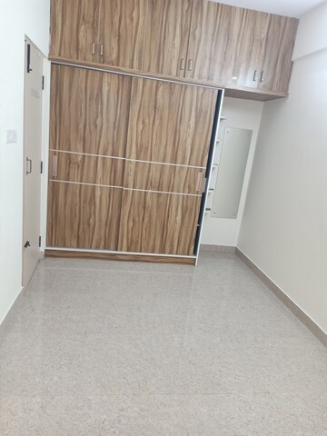 Room in 2 BHK Apartment at Halasuru – for Rent