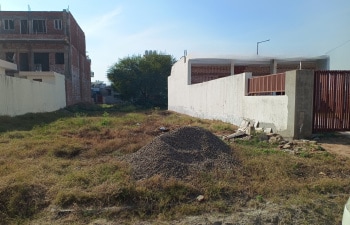 Plot For Sale in Sikandrabad