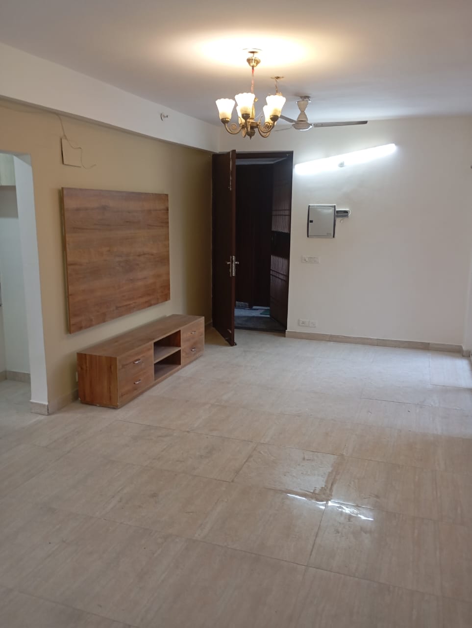 5 BHK + Servant Room Apartment For Sale in Ambience Tiverton