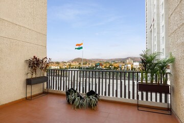 Balcony in 4 BHK Apartment at Ambience Tiverton, Sector 50 – for Rent