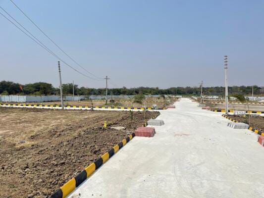 Plot For Sale in Shiv Calony Kailash Hospi