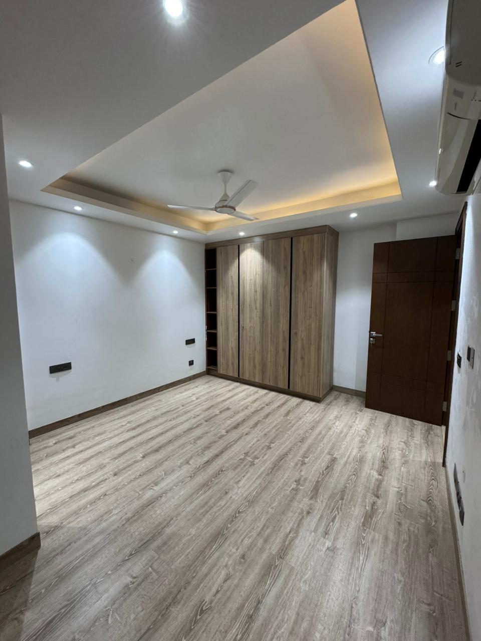 3 BHK + Servant Room Builder Floor For Sale in Sarvodaya Enclave