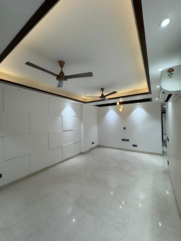 undefined, sarvodaya enclave 3 Bedroom 1800 Sq.Ft. Builder Floor In Sarvodaya Enclave Delhi 8095709