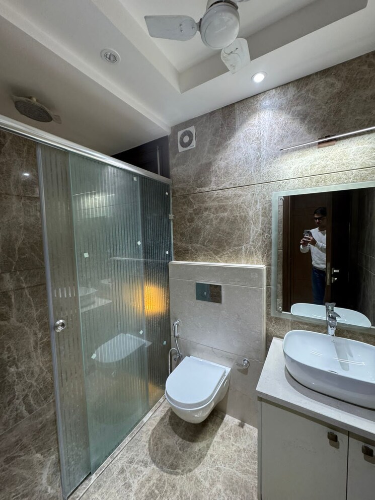 Kitchen, sarvodaya enclave 3 Bedroom 1800 Sq.Ft. Builder Floor In Sarvodaya Enclave Delhi 8095709