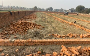Plot For Sale in Sikandrabad