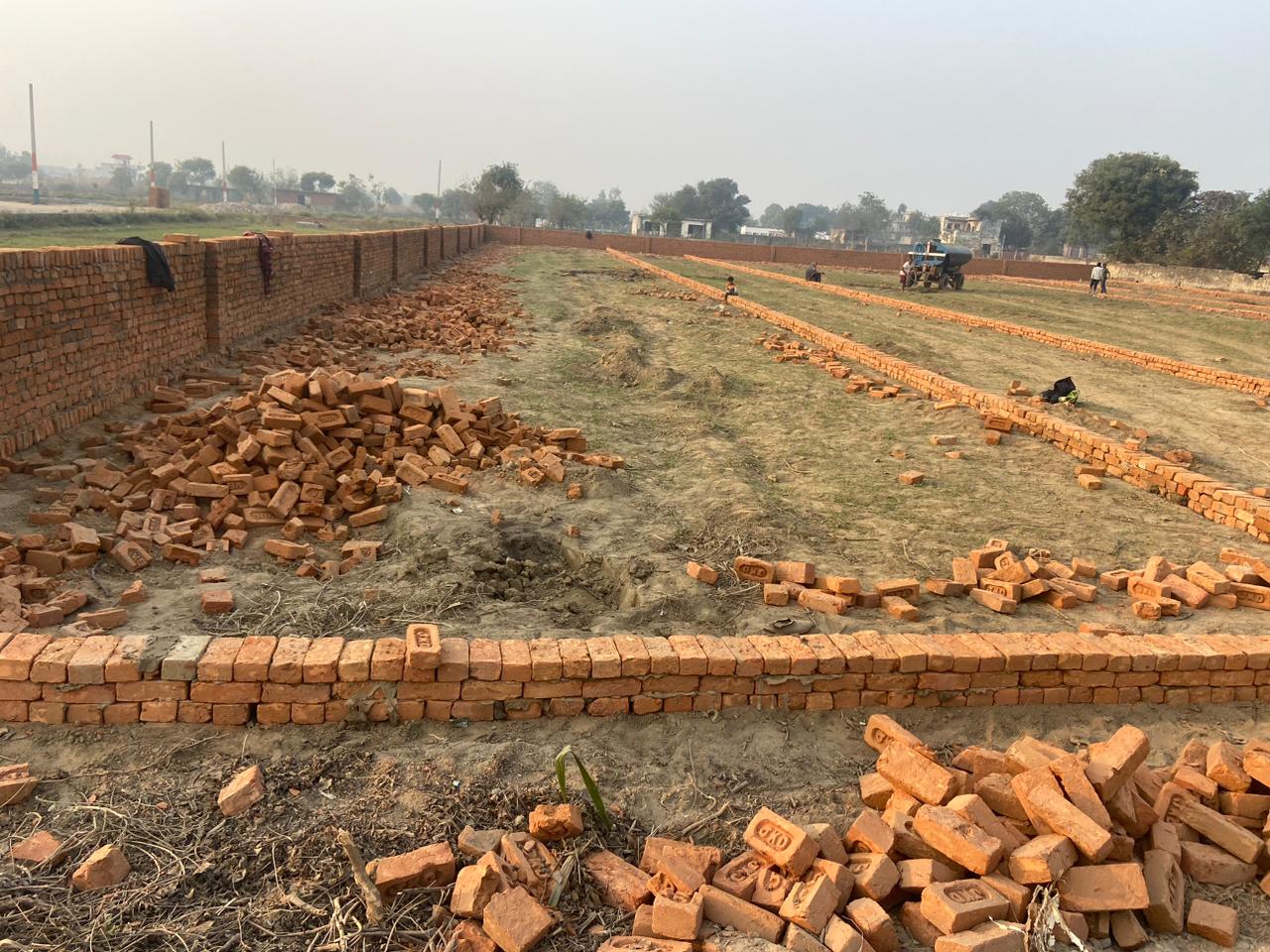 Plot For Sale in Shiv Calony Kailash Hospi