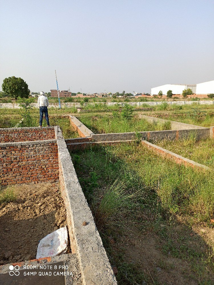Plot For Sale in Shiv Calony Kailash Hospi