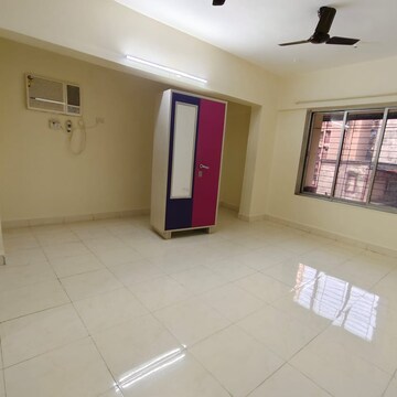 Room in 3 BHK Apartment at Mahaveer Tower, Upper Worli – for Sale