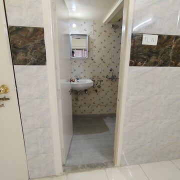 Bathroom in 3 BHK Apartment at Mahaveer Tower, Upper Worli – for Sale