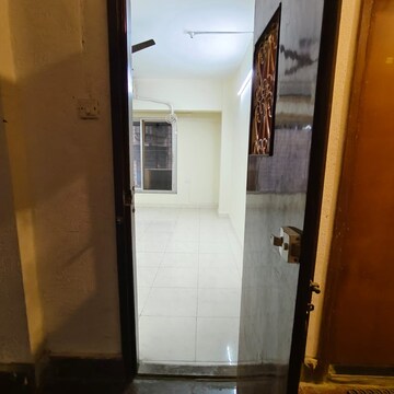 Room in 3 BHK Apartment at Mahaveer Tower, Upper Worli – for Sale