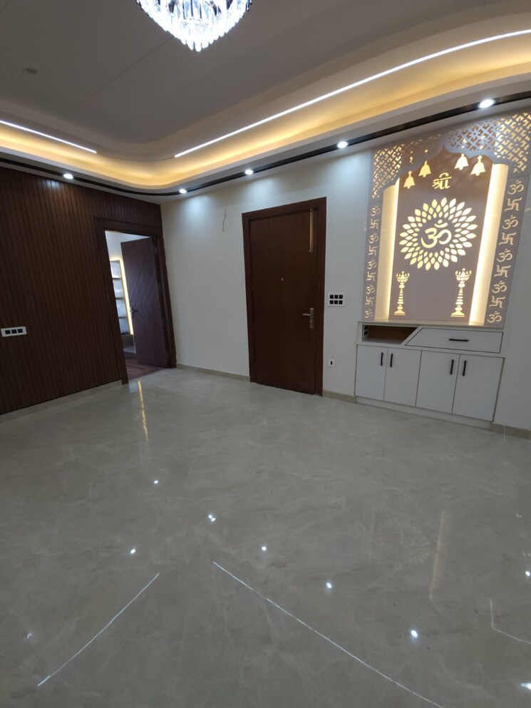 Room, sector 4 3 Bedroom 250 Sq.Yd. Builder Floor In Sector 4 Gurgaon 8095773