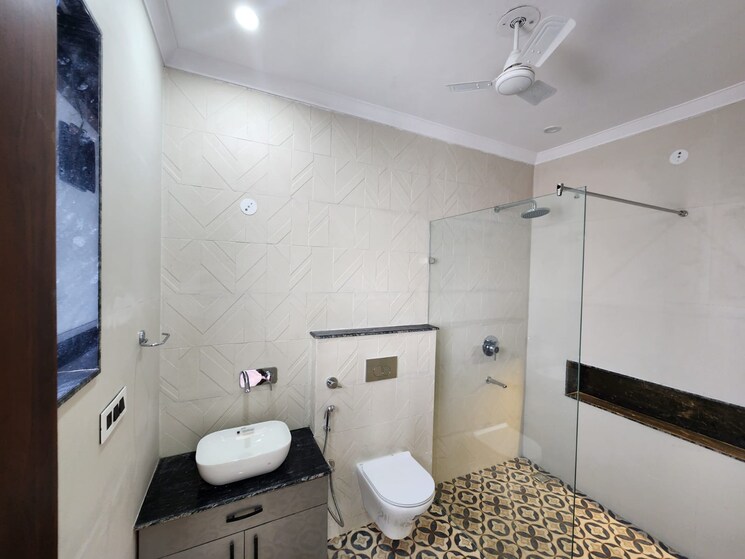 Bathroom, sector 4 3 Bedroom 250 Sq.Yd. Builder Floor In Sector 4 Gurgaon 8095773