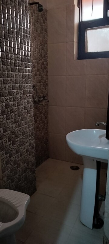 Bathroom in 1 RK Villa at Sector 48 – for Rent