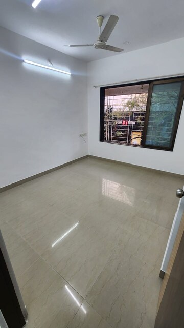 Room in 3 BHK Apartment at Vile Parle East – for Rent