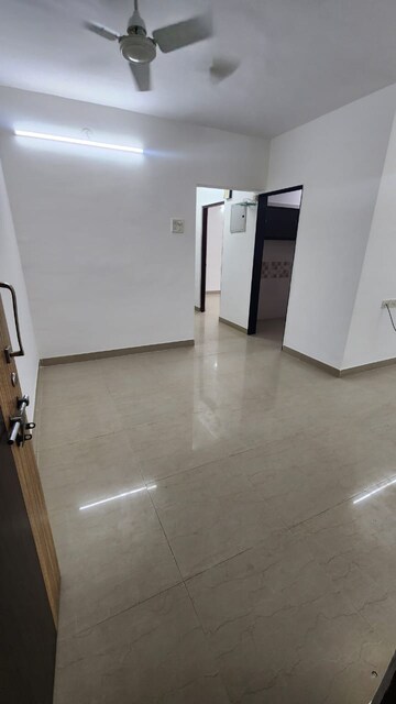 Room in 3 BHK Apartment at Vile Parle East – for Rent