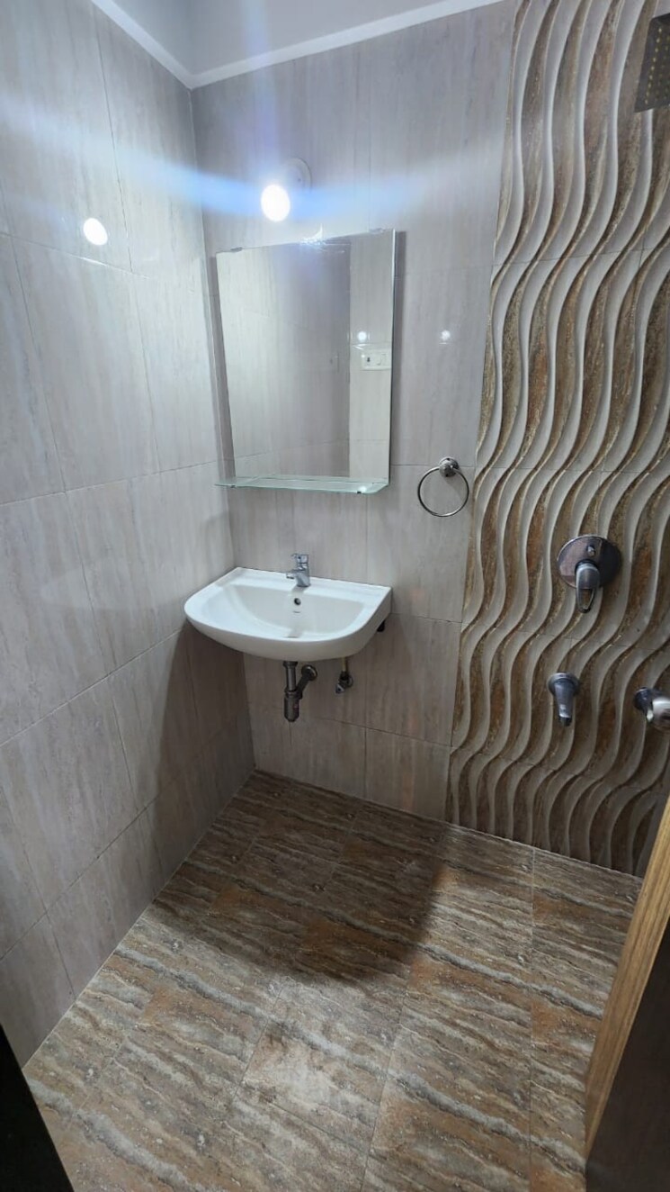 Bathroom, vile parle east 3 Bedroom 1100 Sq.Ft. Apartment In Vile Parle East Mumbai 8095837