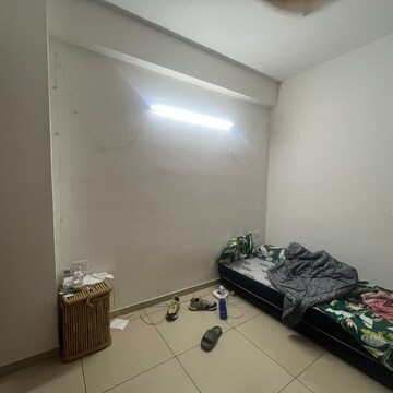 Bedroom in 3 BHK Apartment at Sikka Karnam Greens, Garhi Village – for Rent