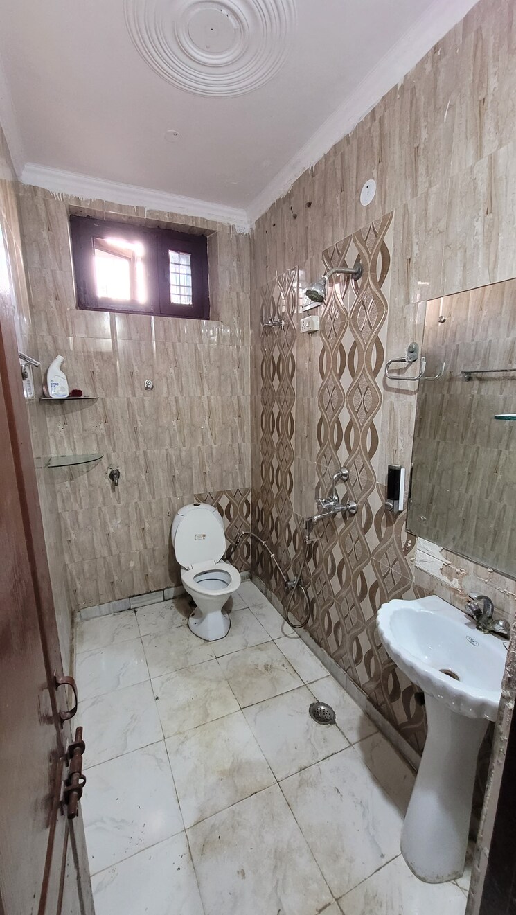 Master Bedroom, new-palam-vihar-3 2 Bedroom 1350 Sq.Ft. Builder Floor In Sector 111 Gurgaon 8095876