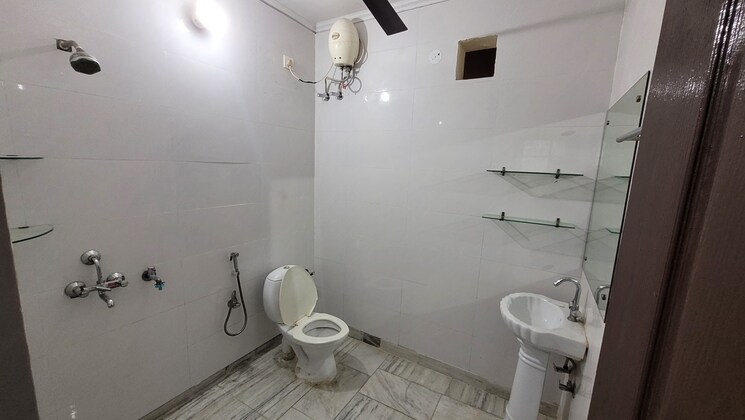 Bathroom, new-palam-vihar-3 2 Bedroom 1350 Sq.Ft. Builder Floor In Sector 111 Gurgaon 8095876