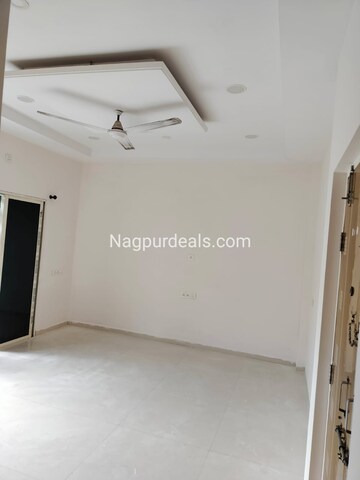 Room in 3 BHK Apartment at Auric City Homes, Sector 82 – for Rent