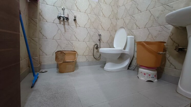 Bathroom, rajendra nagar 3 Bedroom 1350 Sq.Ft. Builder Floor In Rajendra Nagar Ghaziabad 8095956