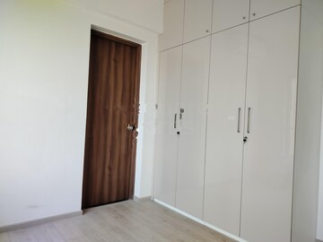 Room in 3 BHK Apartment at Shapoorji Pallonji Joyville Gurgaon, Sector 102 – for Rent